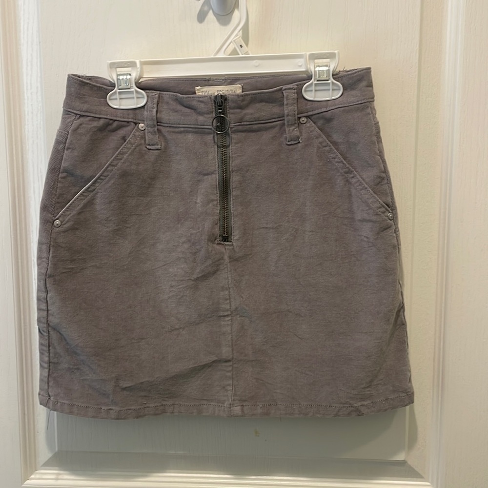 Tilly’s grey mini skirt